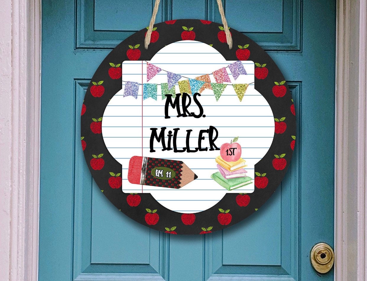 Teacher’s Room - Personalized - Apple - Pencil - Door Sign / Wreath