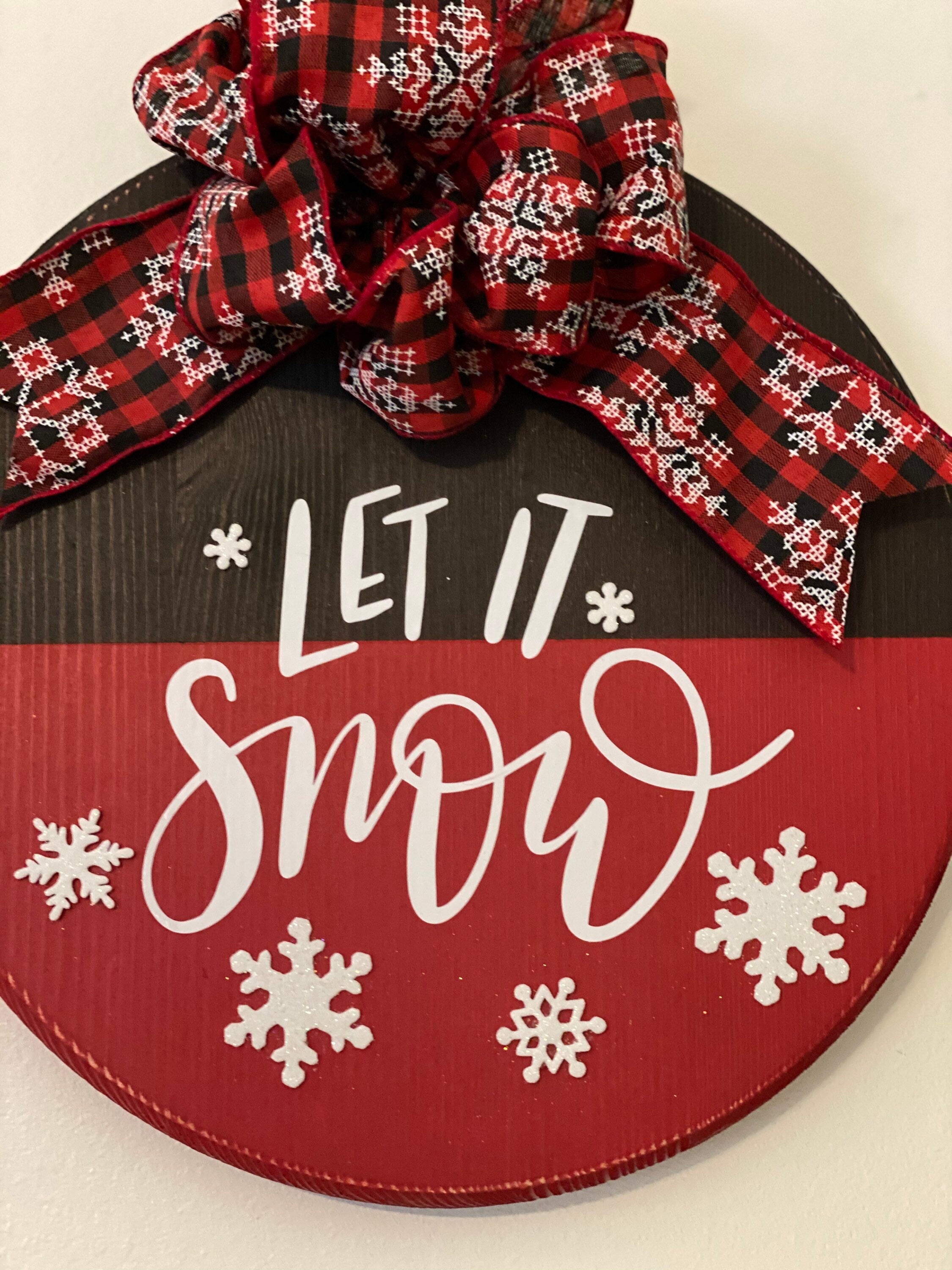 Let It Snow - Red Black Buffalo Plaid- Wooden 12” Round - Christmas / Winter - Door Sign / Wreath