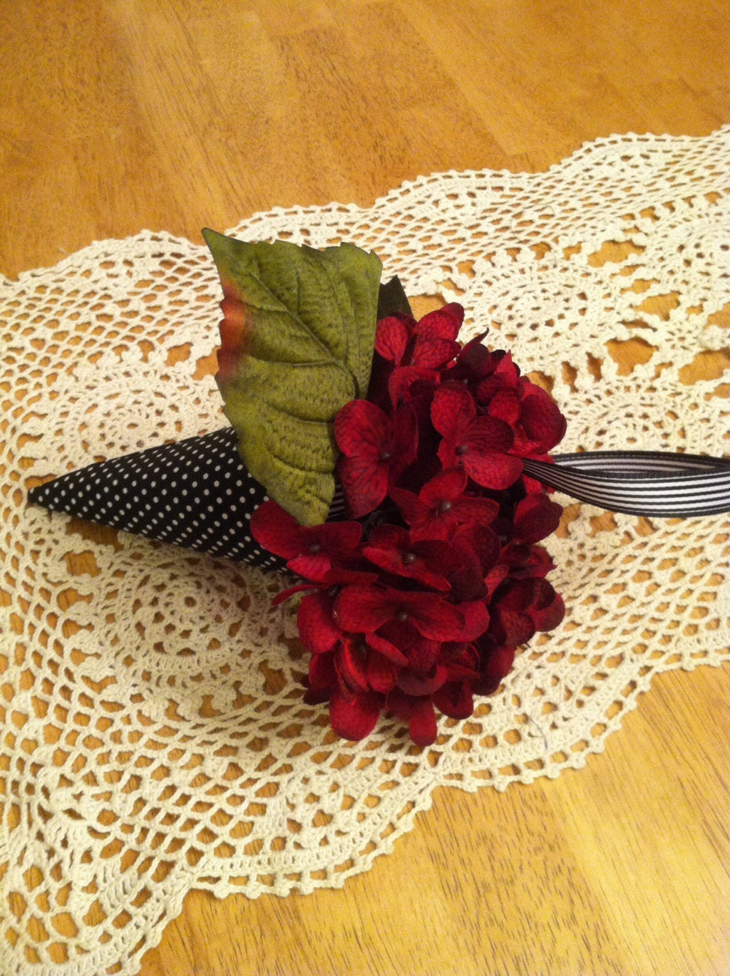 12 Wedding /Tea Party Deep Red Hydrangea with Black and White Polka Dot Hanging Cone FREE SHIPPING