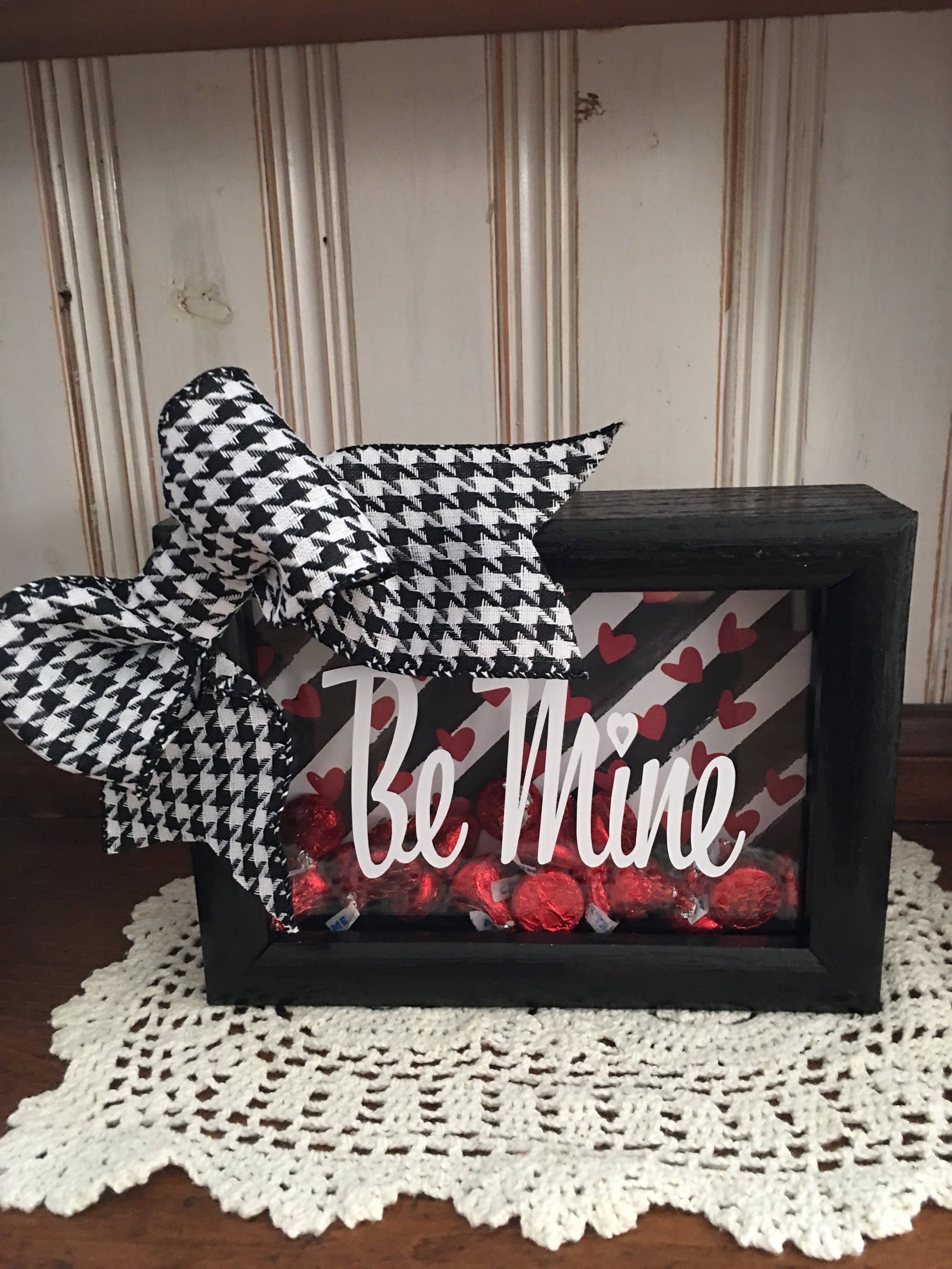 Valentines Day "Be Mine" 5 x 7 Wooden Shadow Box With Kisses