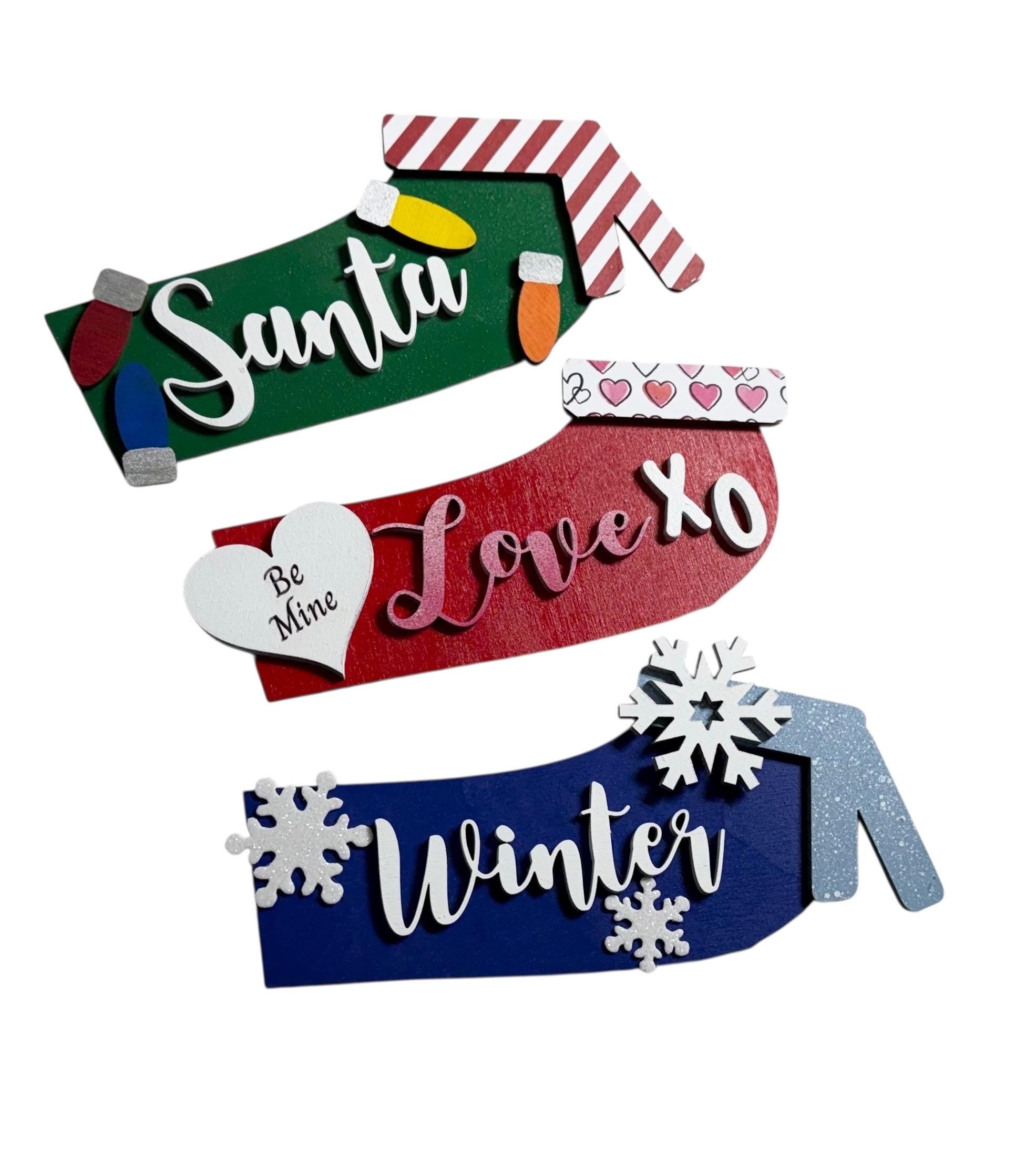 Hello Doodle - Interchangeable Holidays Seasons - Large Round Wooden Shiplap Door Hanger / Wreath/Sign - Gift Mom