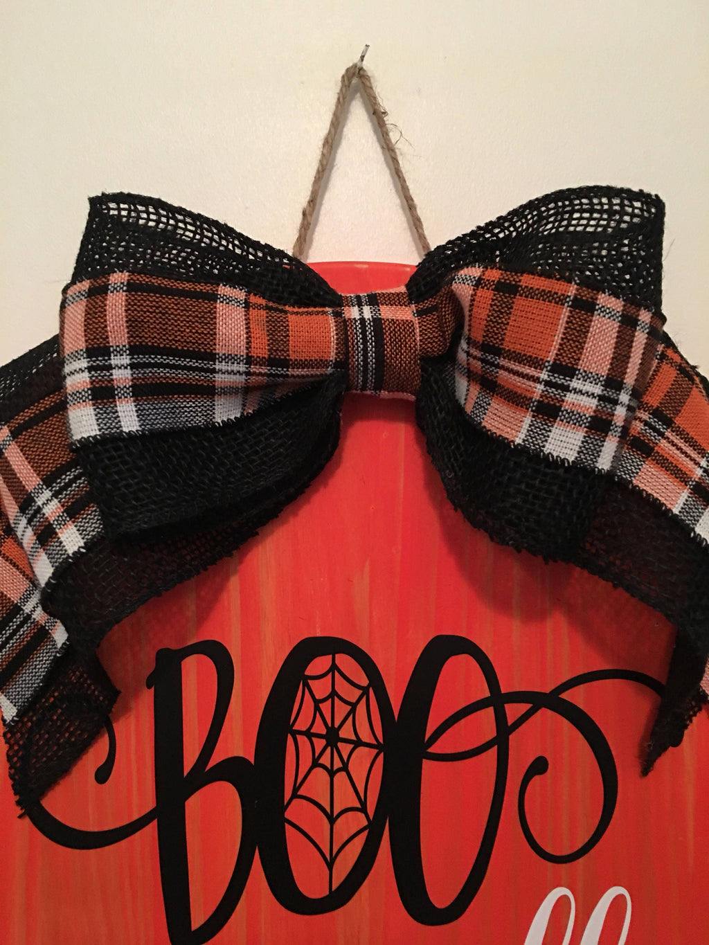 18" Round Halloween Boo Y'all Wooden Door Sign / Wreath