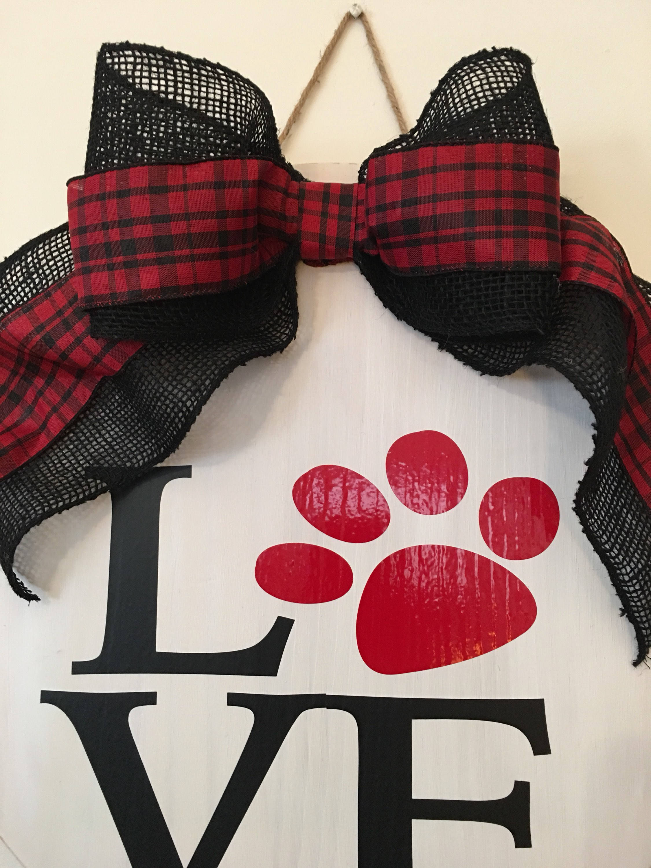 18" Round Dog Lovers / Valentine's Day White LOVE Door Sign / Wreath